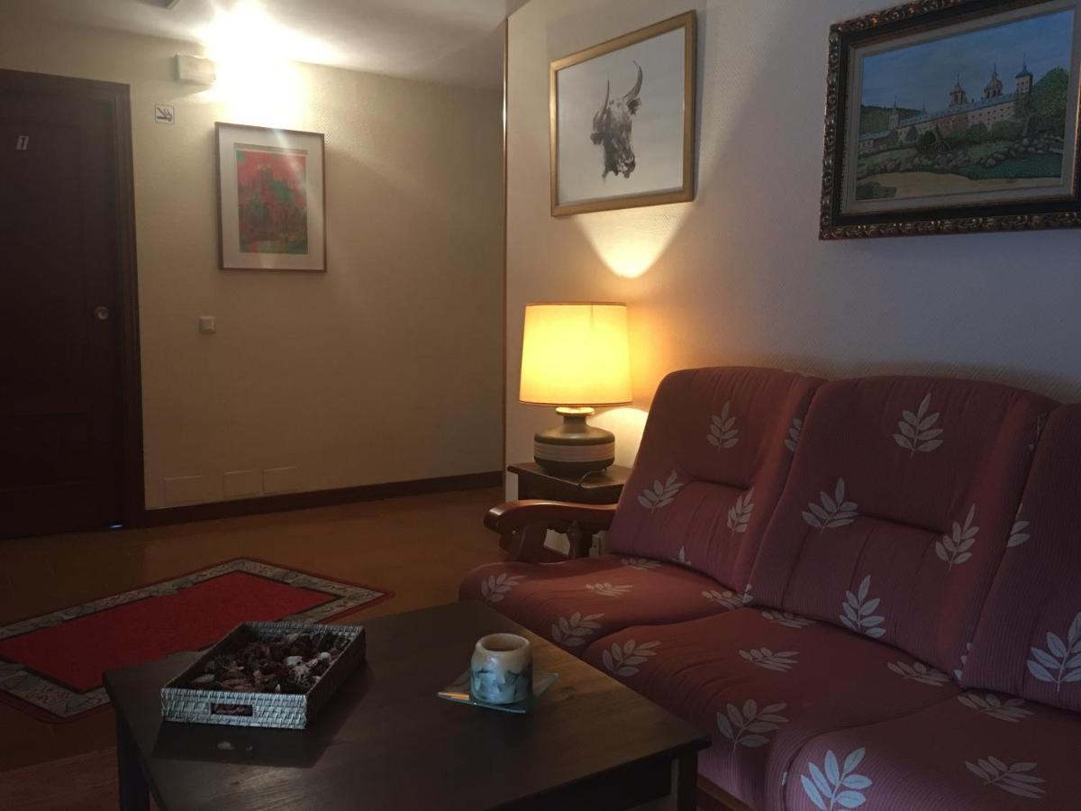 B&B Yeguada La Parrilla 埃斯科里亚尔 外观 照片